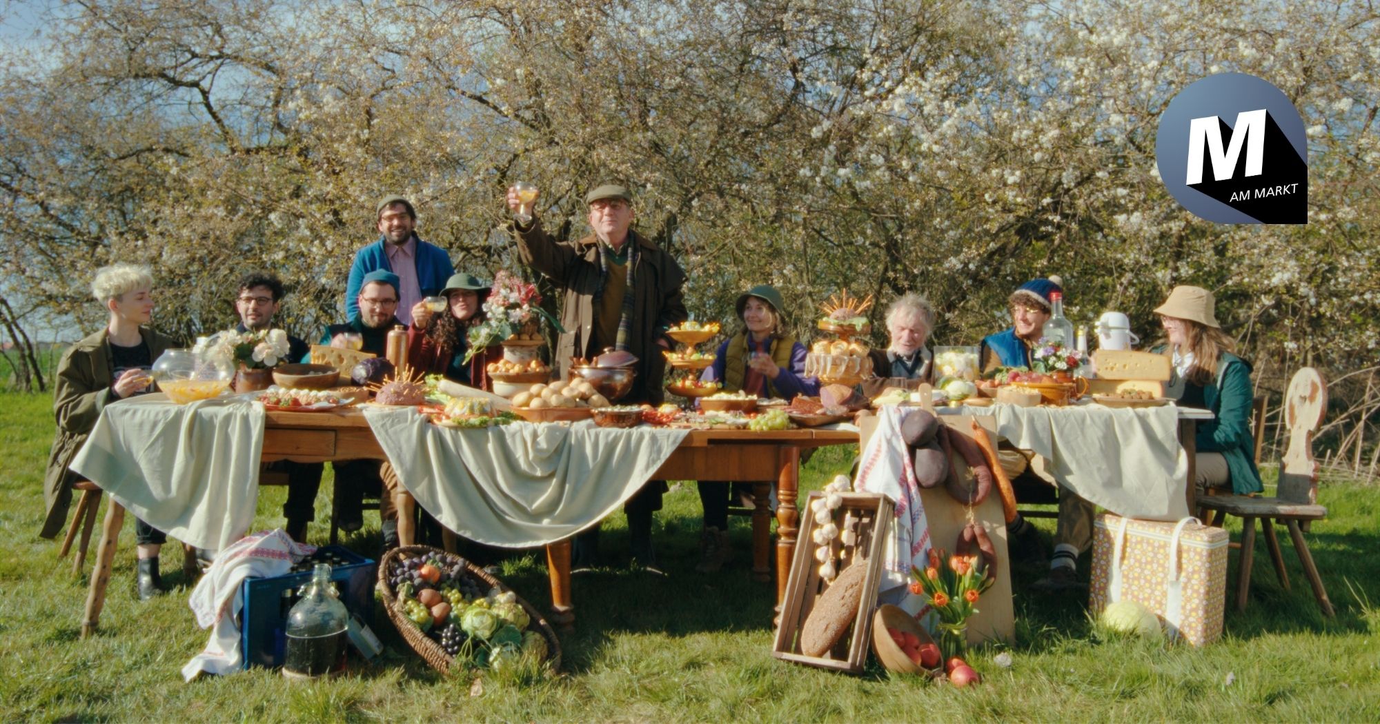 Rote Sterne überm Feld